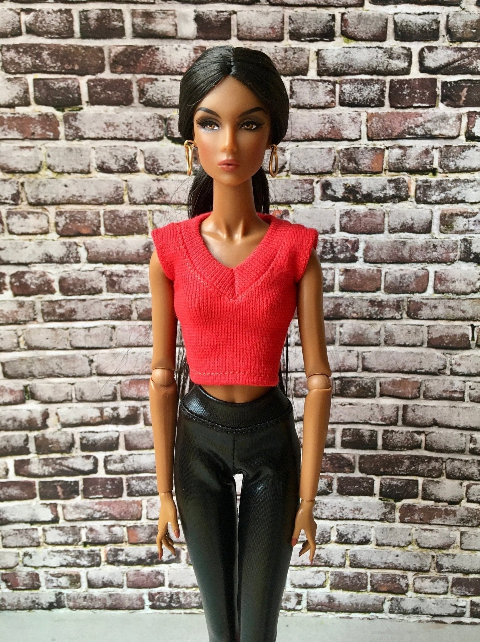 Sleek V-Neck Crop T-shirt for NuFace Integrity Toys Doll 12.5", many colors - Bouutique.com