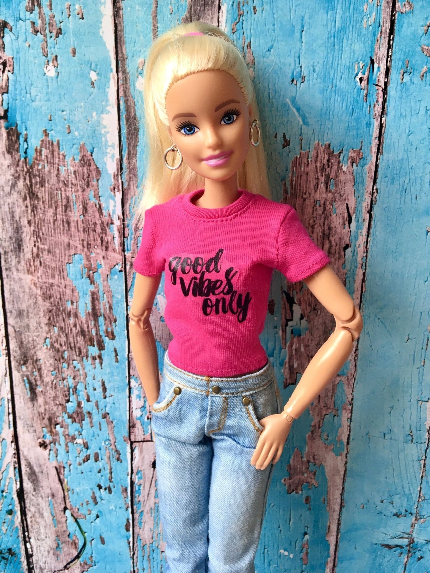 Vital Printed T-shirt with "good vibes only" Design for Doll 1/6-scale, 11.5 Inch - Bouutique.com