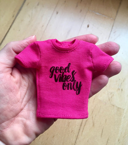 Vital Printed T-shirt with "good vibes only" Design for Doll 1/6-scale, 11.5 Inch - Bouutique.com