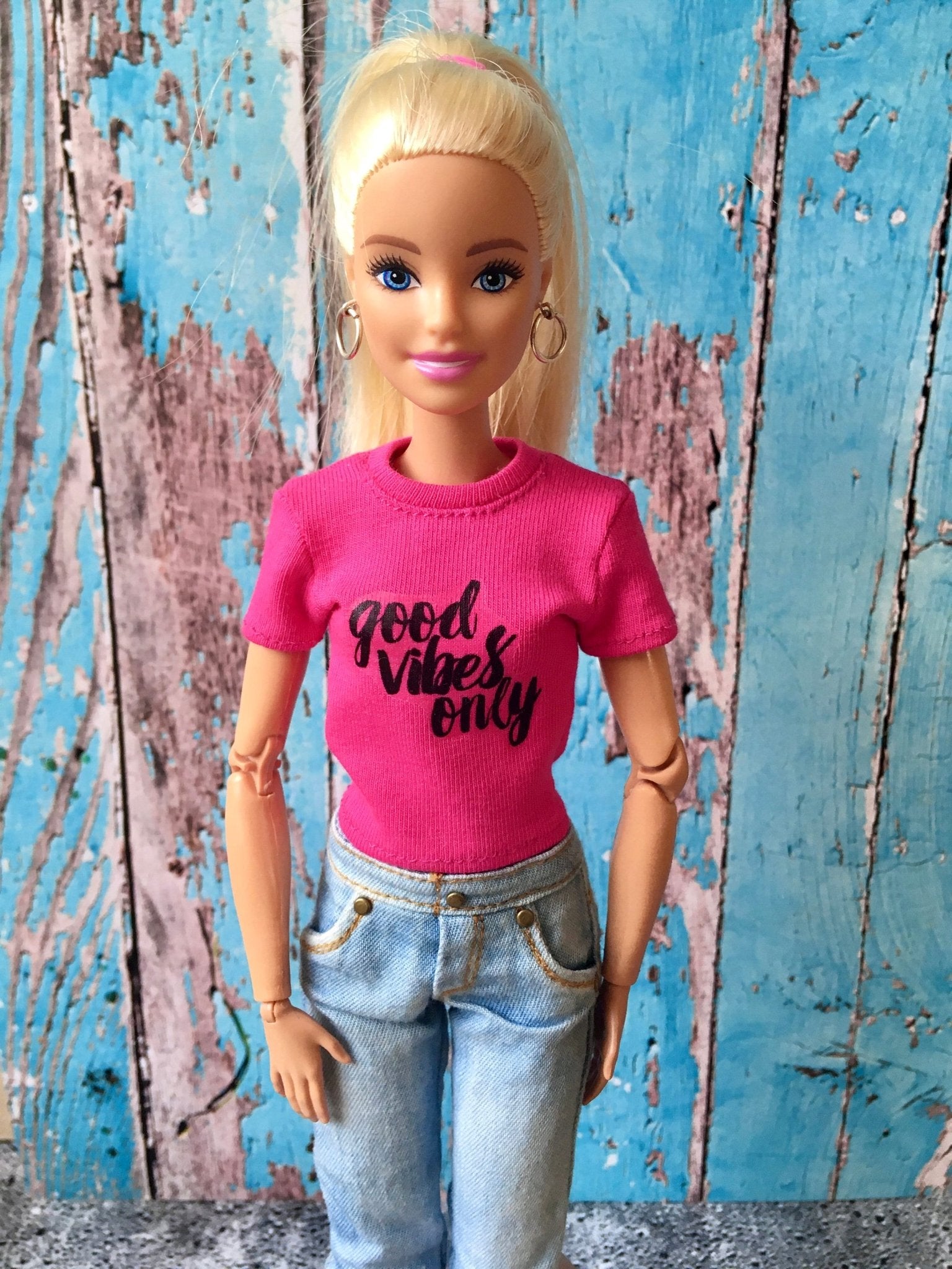 Vital Printed T-shirt with "good vibes only" Design for Doll 1/6-scale, 11.5 Inch - Bouutique.com