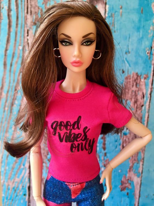 Vital Print T-shirt "good vibes only" Design for Poppy Parker Doll, many colors - Bouutique.com