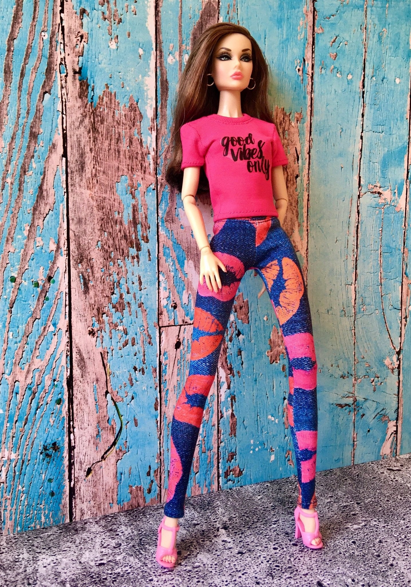 Vital Print T-shirt "good vibes only" Design for Poppy Parker Doll, many colors - Bouutique.com